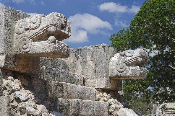 Historia de la valoración X: las edificaciones aztecas