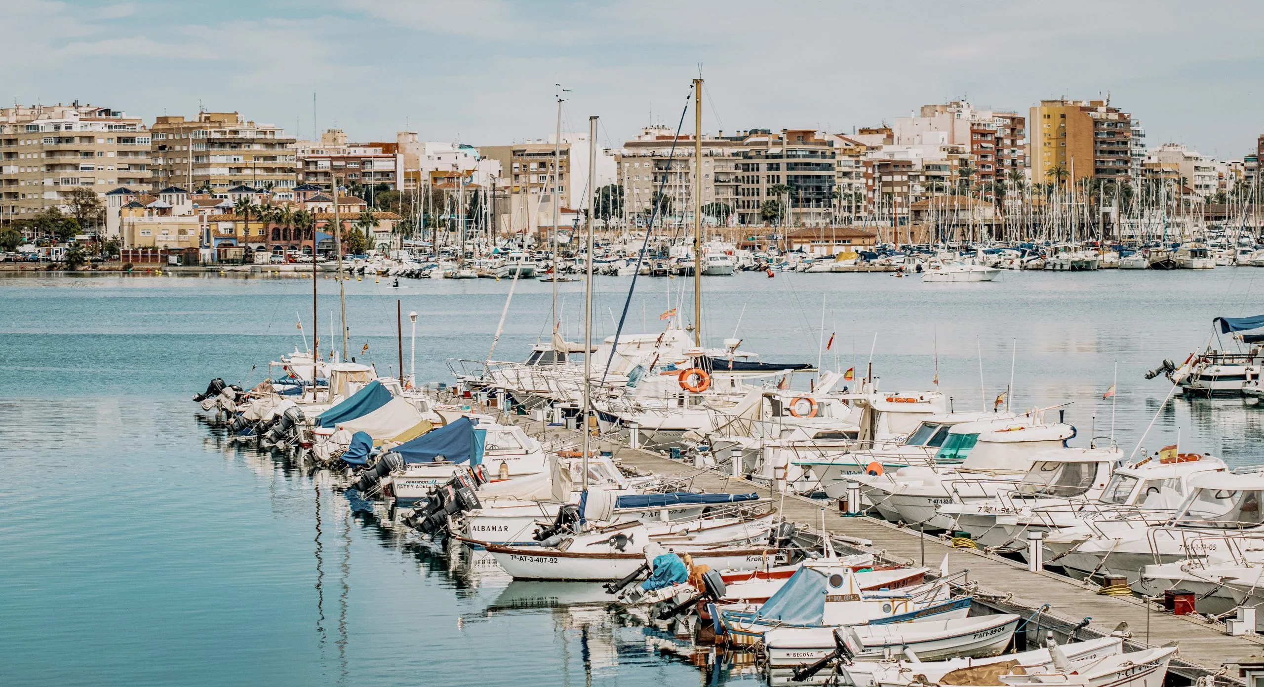 Torrevieja y Orihuela, los enclaves de costa más dinámicos en compraventas y visados