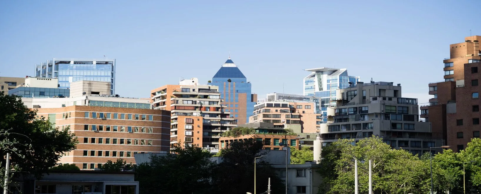 Menos de una veintena de viviendas por edificio en España